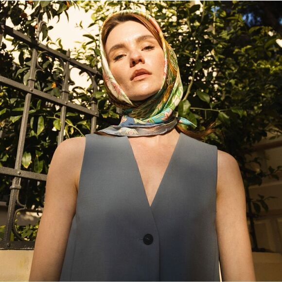 ZARA BLUE BUTTON TAILORED VEST - Picture 5 of 12